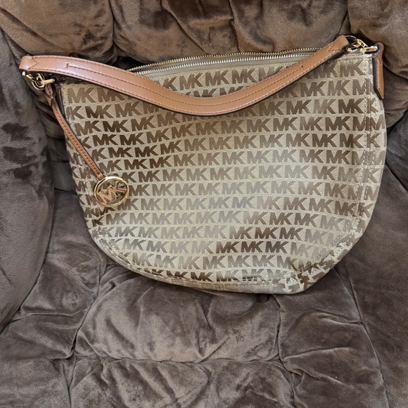 Michael Kors Handbag - Picture 6 of 6